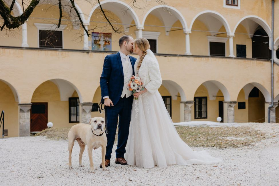 Heiraten mit Hund, Stift Millstatt, Heiraten am See, Hochzeit, Döbriach, Seeboden, Millstatt, Brautpaar