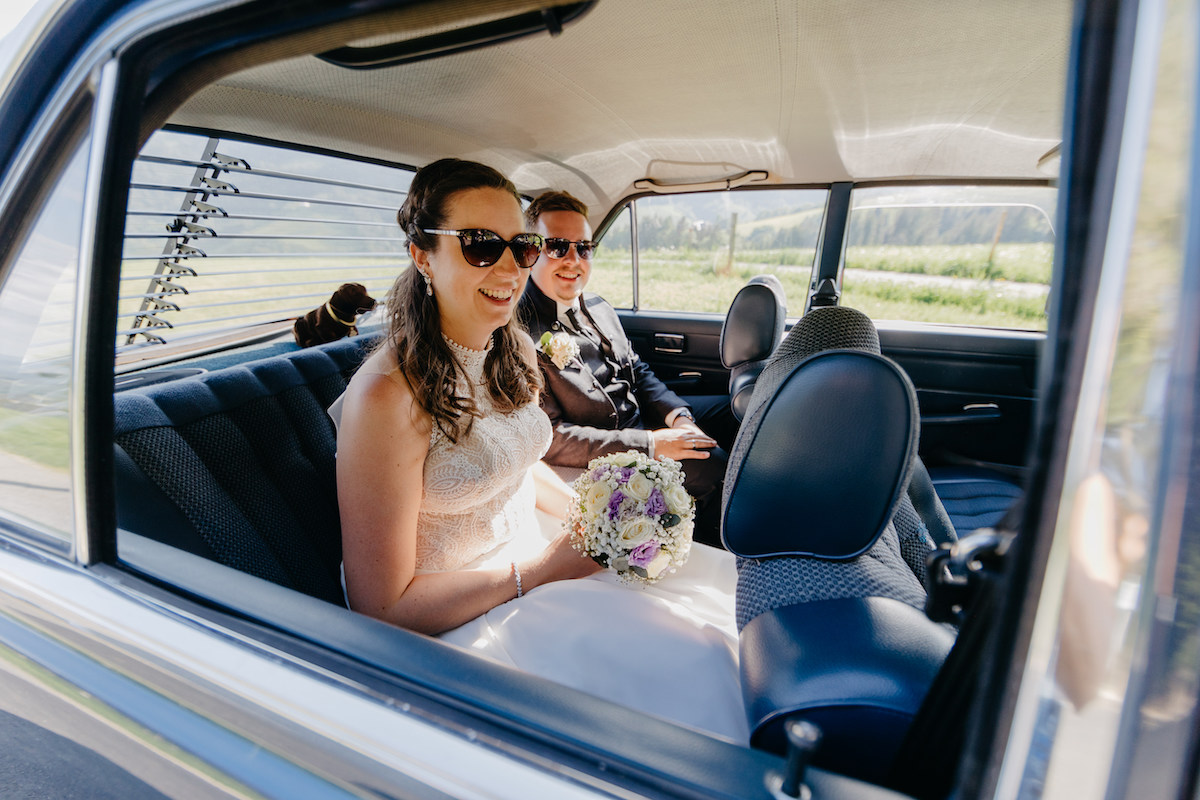 Hochzeitsauto, Heiraten, Wolfsberg, Schloss, Hochzeitsfotograf, Brautpaar